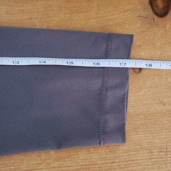 🦋3/$25 Liz Claiborne Small Gray Ruched 3/4 Sleeve Tunic Top With Sequence - Picture 6 of 8